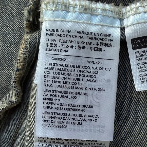 Levi's Faded Classic Trucker Blue Denim Small Jacket Distressed Red Tab 72335